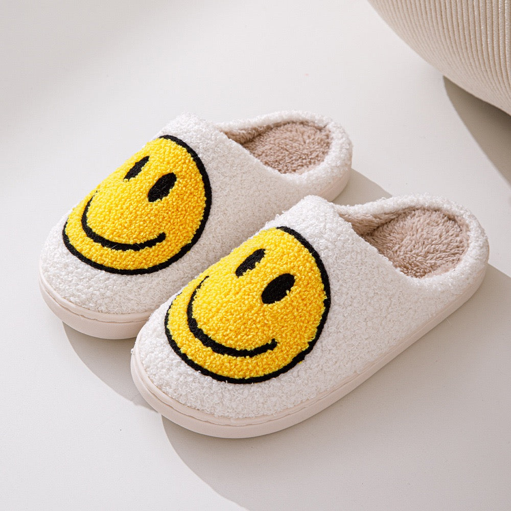 GR Large Smiley Pattern Fur Slippers
