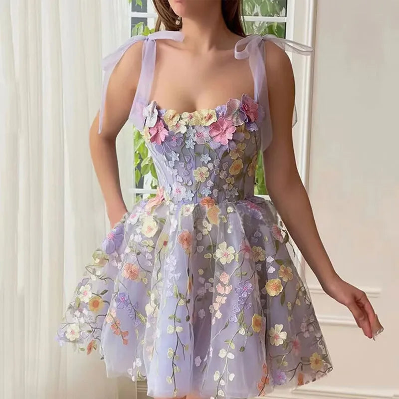 GR | Cocktail dress with floral appliqués