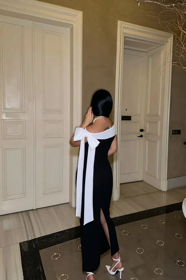 GR | Elegantes Off Shoulder Midikleid in Schwarz Mit Weiß Schleifendetail