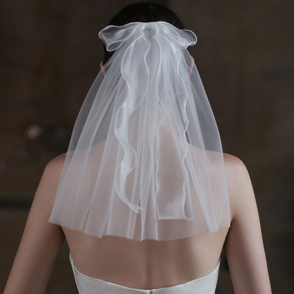 GR | Bride-to-Be Short Ethereal Soft Tulle Polished Wavy Mesh Veil