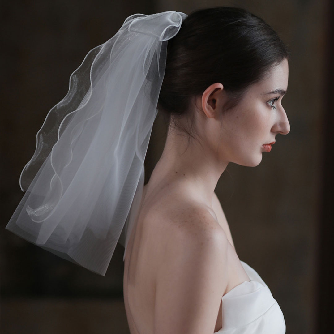 GR | Bride-to-Be Short Ethereal Soft Tulle Polished Wavy Mesh Veil