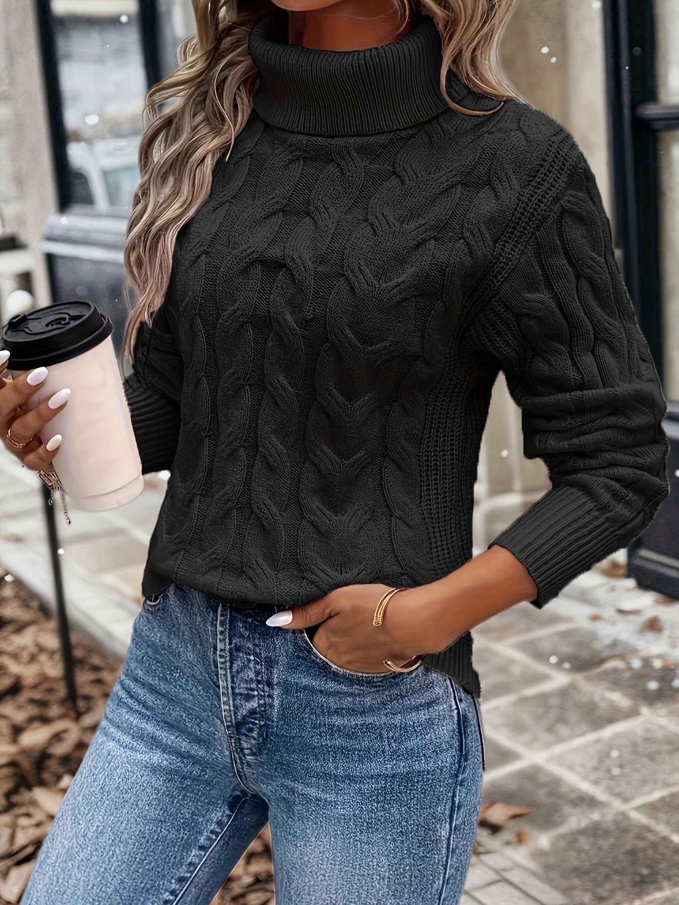 GR | Rollkragenpullover im Kabelstrick Design