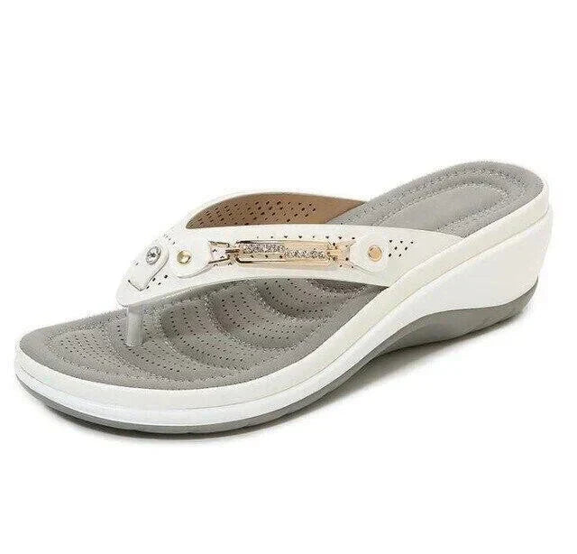 GR | Softly padded flip-flop sandals