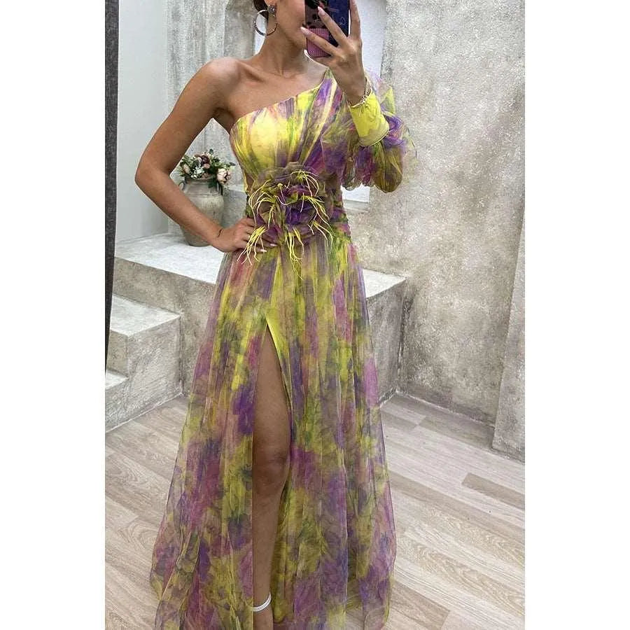 GR | Long party dress with off-the-shoulder, split print.