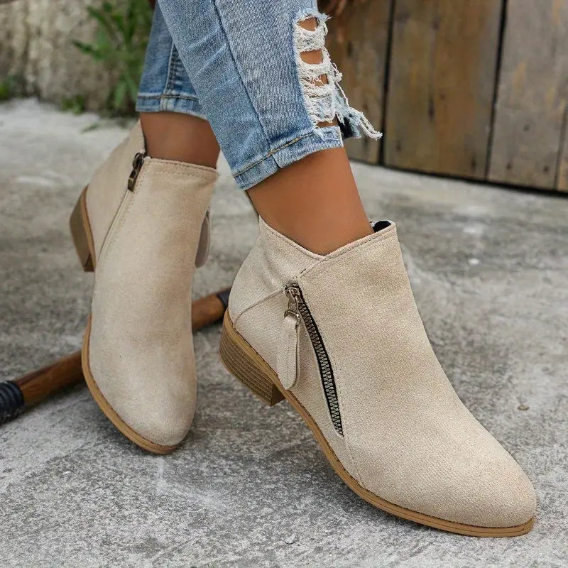 GR | Boots Stylish design with practical zipper