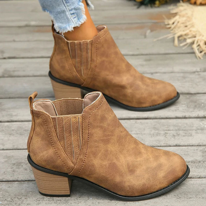 GR | Vintage ankle boots with chunky heel