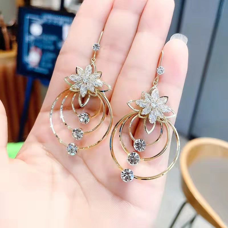 GR | Luxurious Gold Hoop Earrings