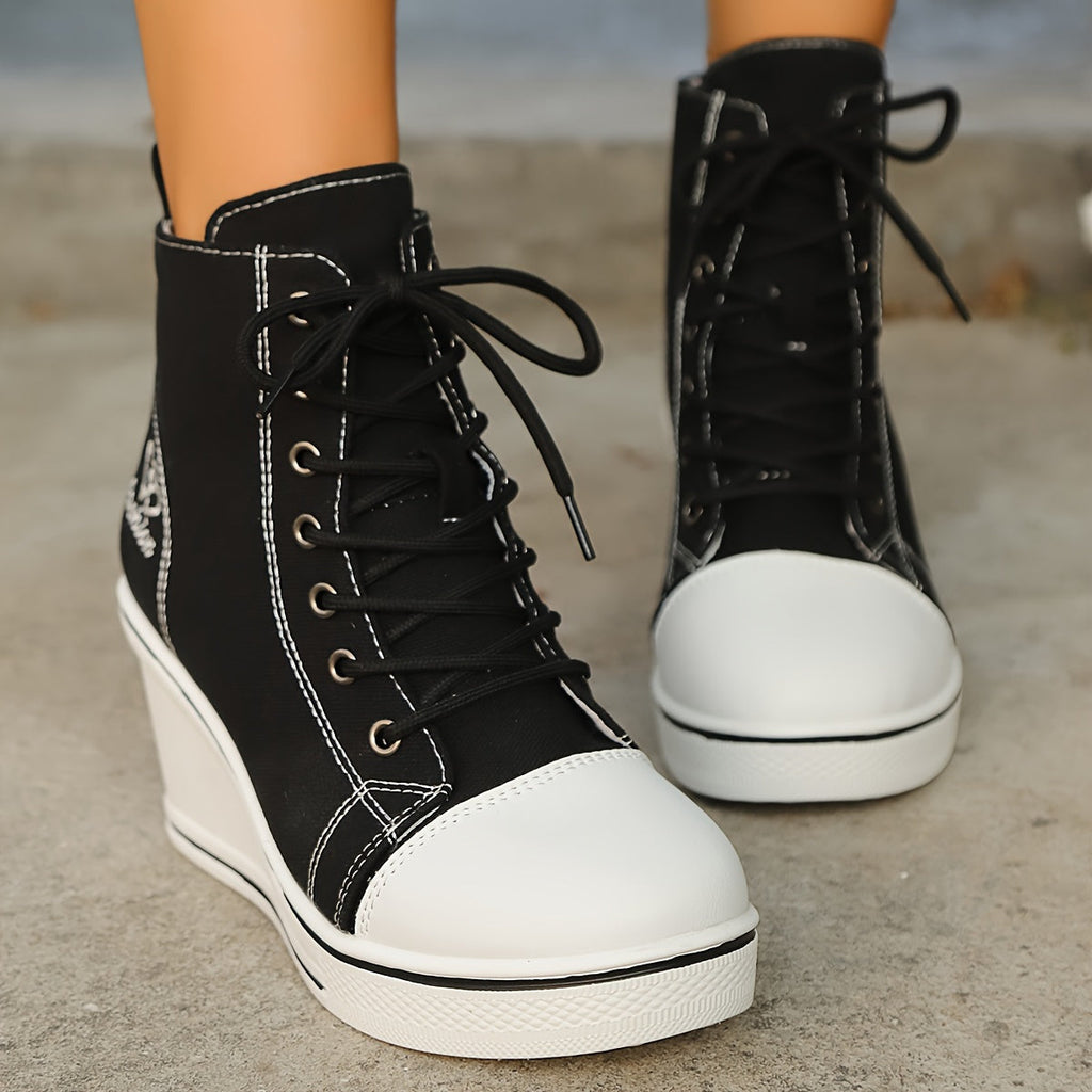 GR | Simple canvas ankle boots with love motif