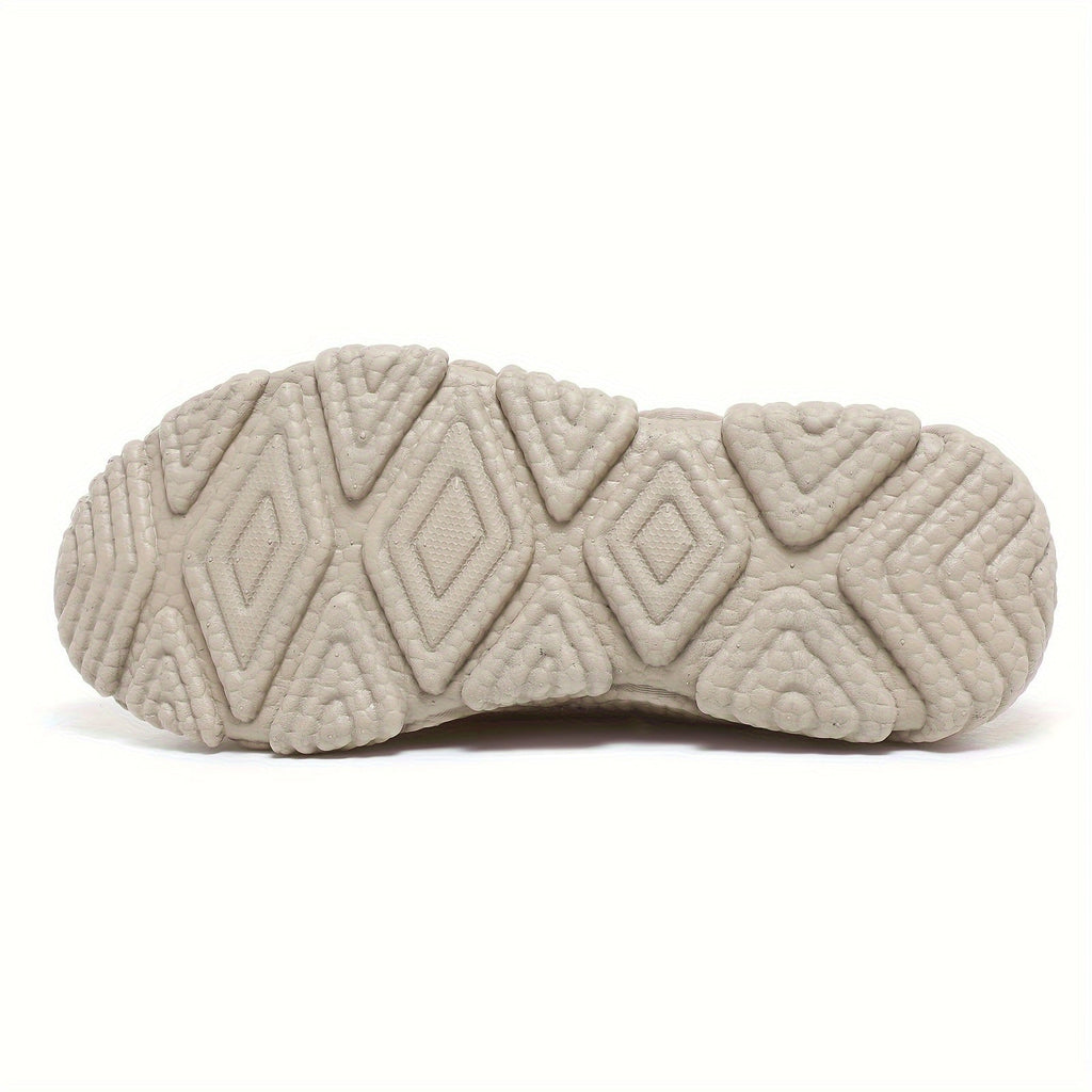 GR | Breathable low-top sneakers in a solid color