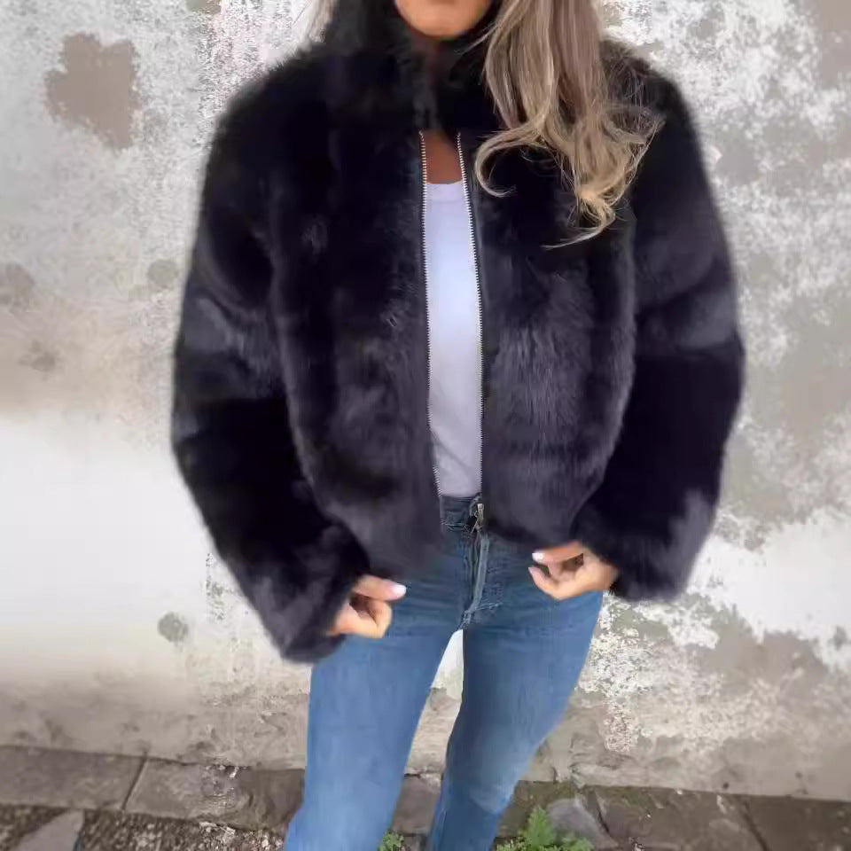 GR | Elegant fur coat with zipper closure