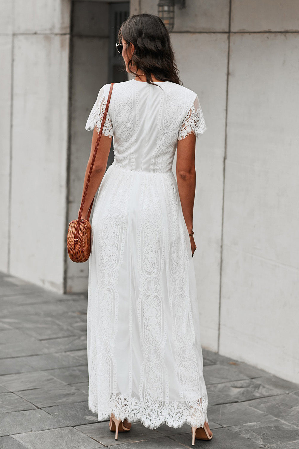 GR | Lace Plunge Kleid Mit Gewelltem Saum