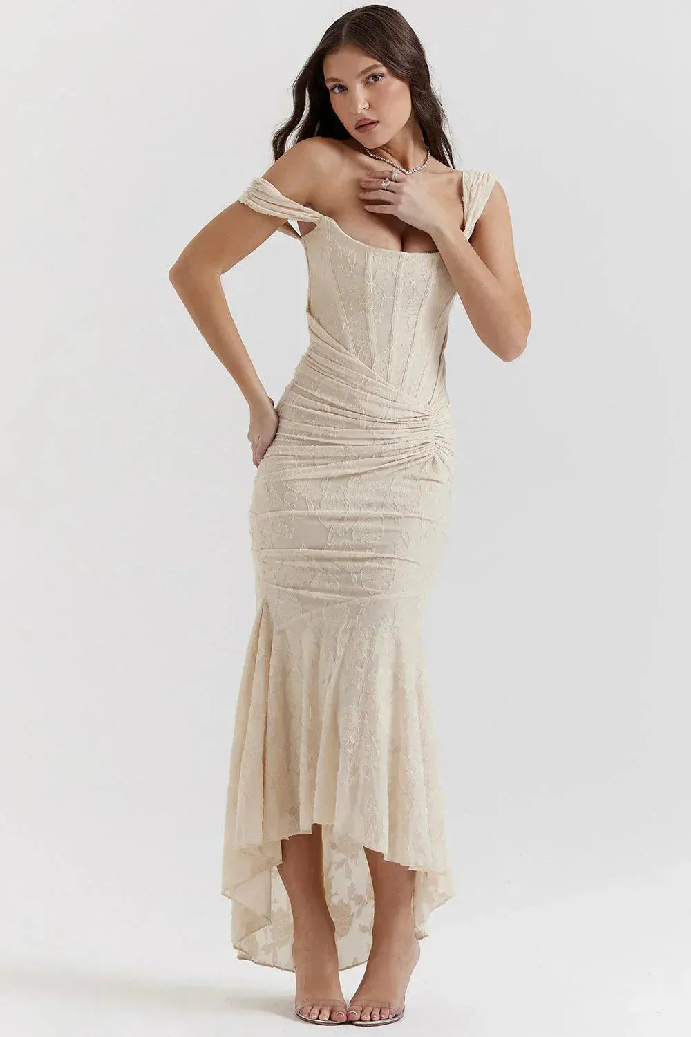 GR | Vintage floral dress with internal boning and pleats. Perfect for special occasions.