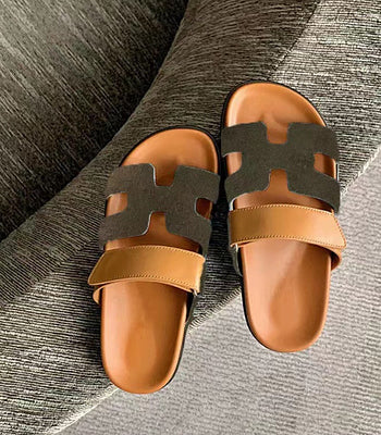 flat-bottomed sandal