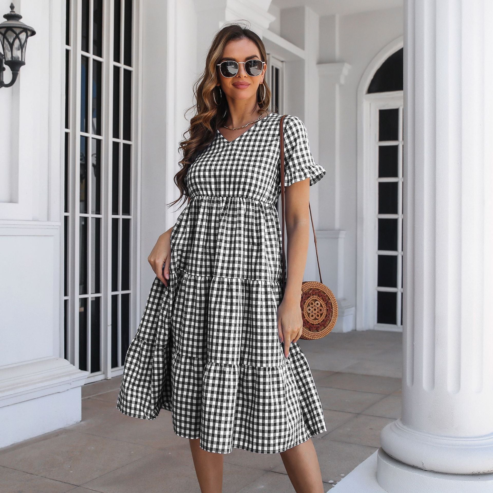 GR | Karierter Midi-Kleid mit Gestuftem Rock und Kurzen Ärmeln