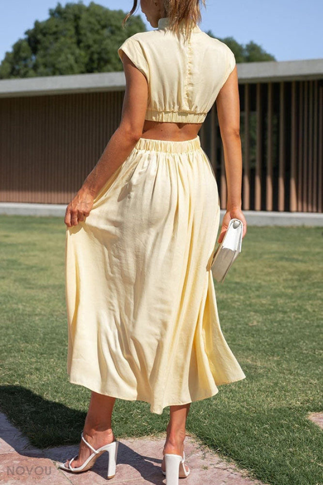 Midikleid mit Ausschnitt