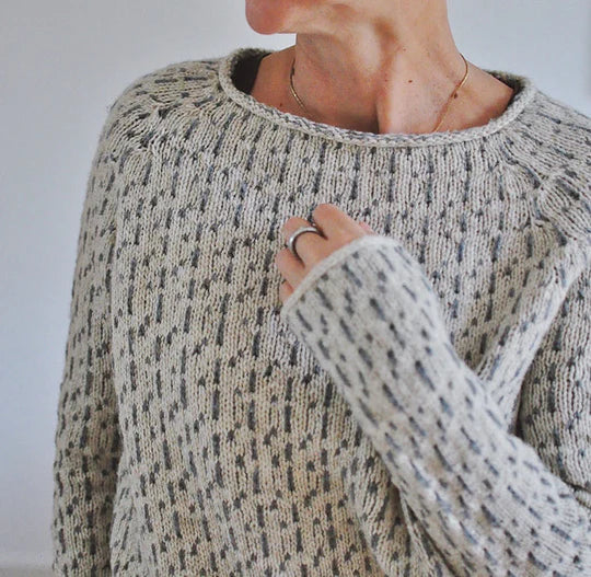 GR - Schicker grauer Pullover mit Rundhalsausschnitt