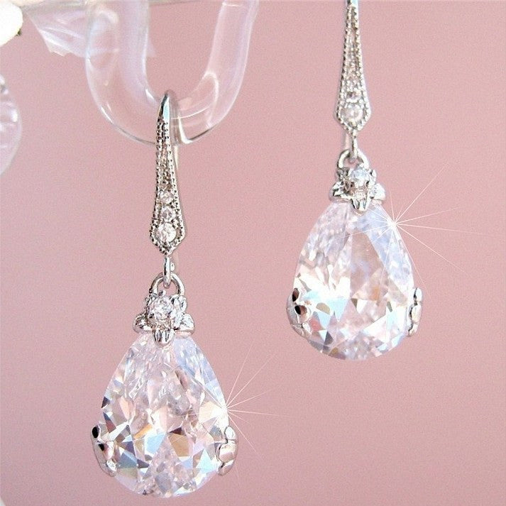 GR | Wedding Drop Earrings in Pear Shape For Weddings
