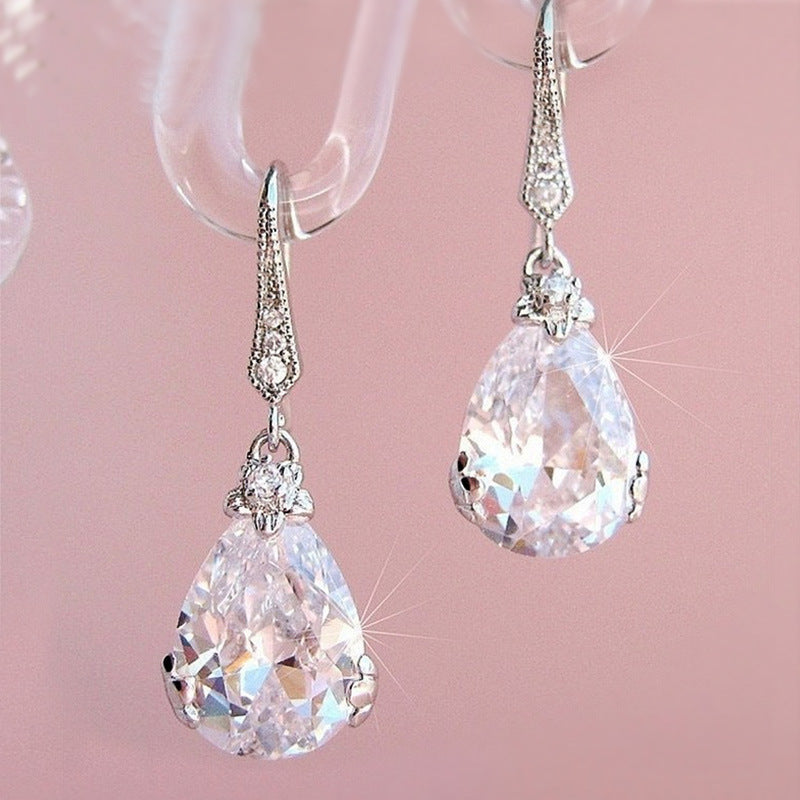 GR | Wedding Drop Earrings in Pear Shape For Weddings