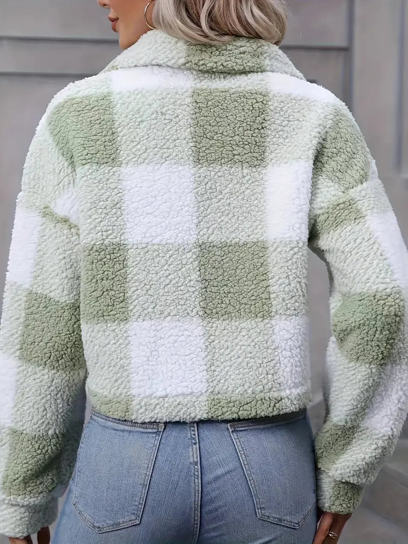 GR | Comfortable winter jacket with long sleeves and buttons | Warm outerwear for winter