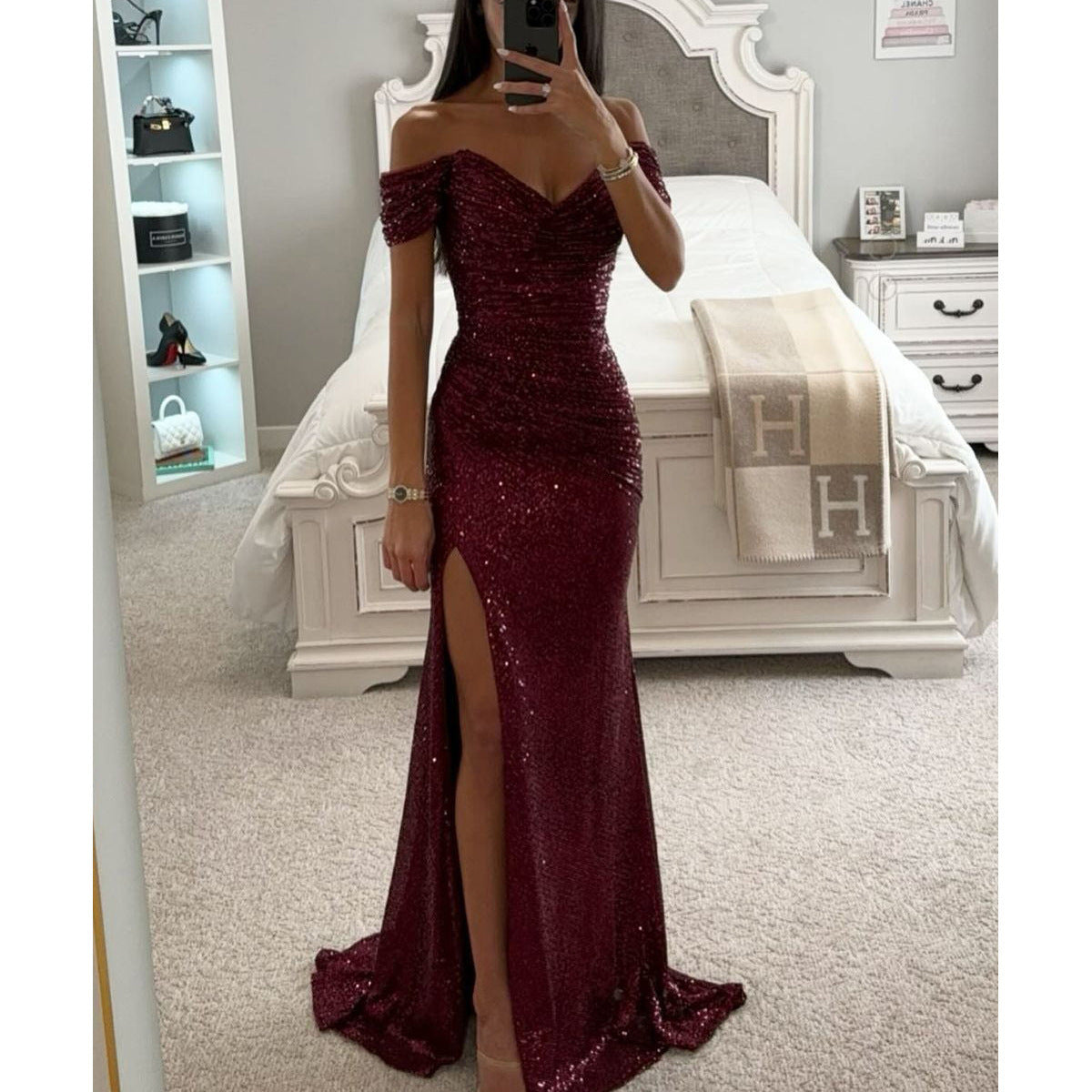 GR | Festive sequined dress with slit