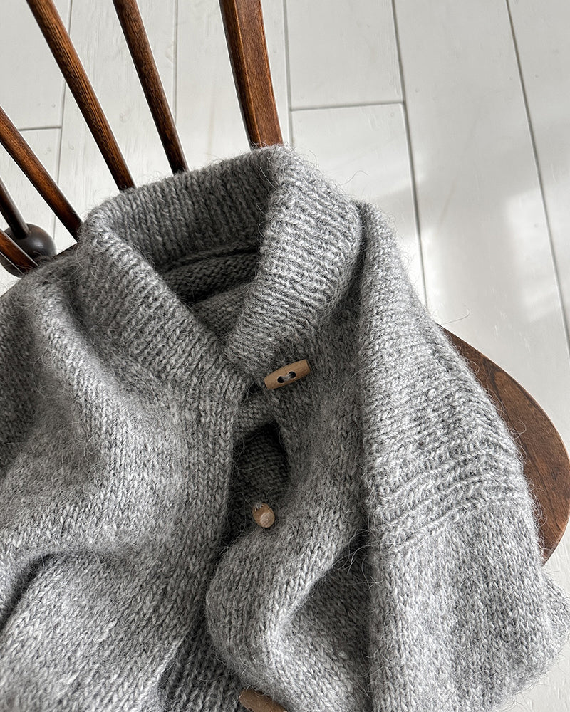 GR | Grey cardigan with buttons