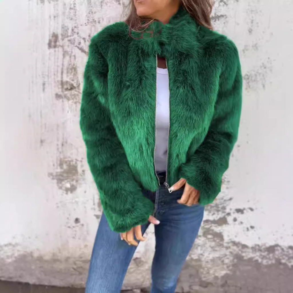 GR | Elegant fur coat with zipper closure