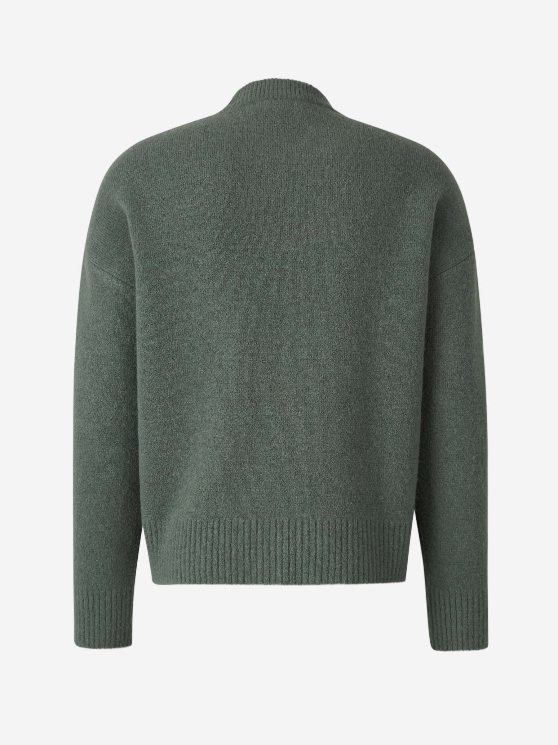 GR | Fashionable heart sweater