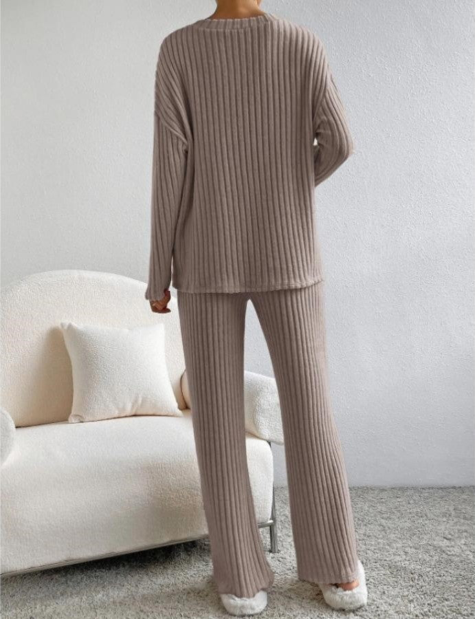 GR | Kuscheliges Strickset für Damen