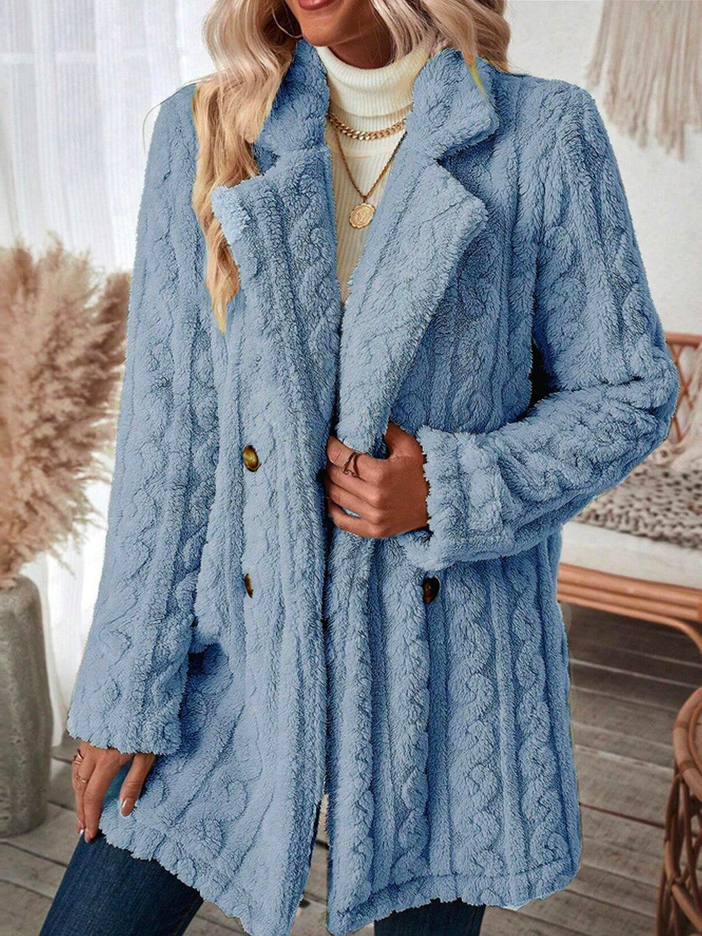 Stylish and relaxed winter cardigan