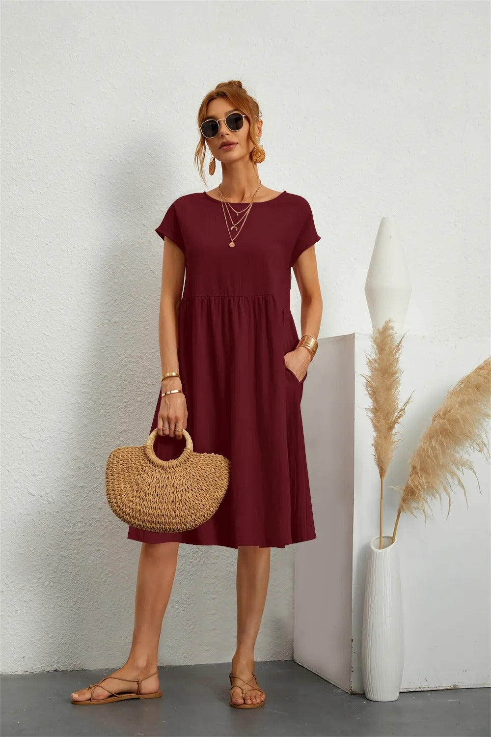GR | Elegant, fitted dress with timeless style for women