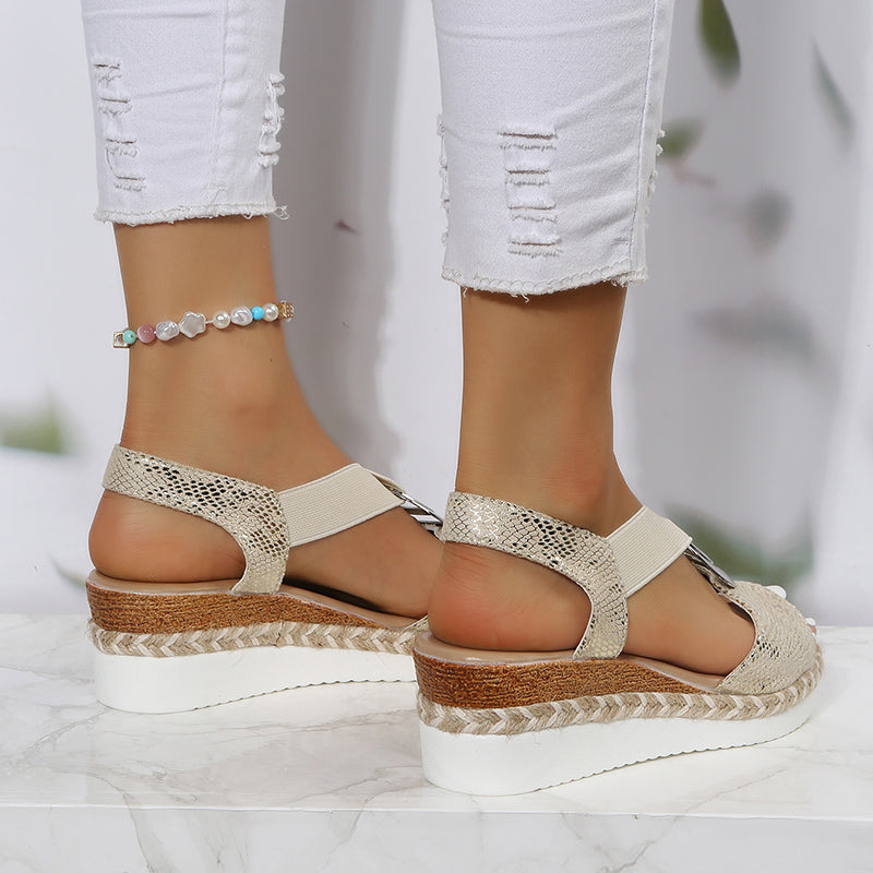 GR | Wedge sandals with snake print - Stylish design