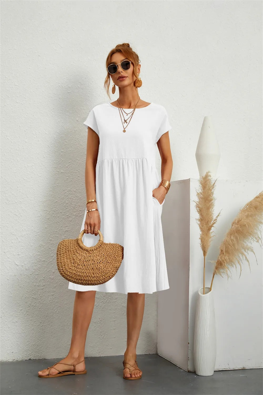 GR | Elegant, fitted dress with timeless style for women