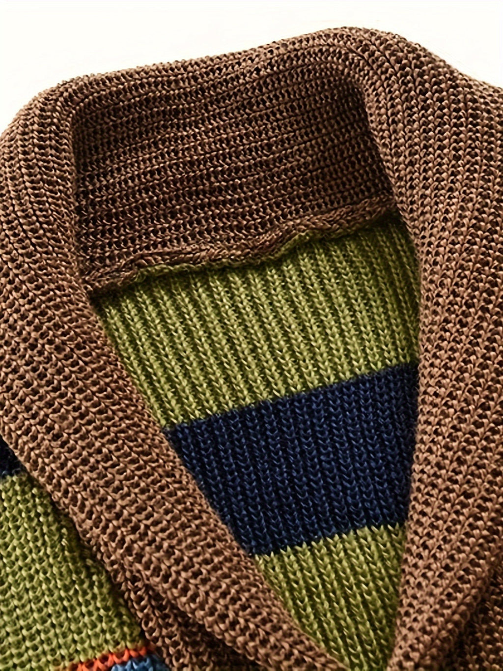 GR | Strickstrickjacke mit bunten Streifen