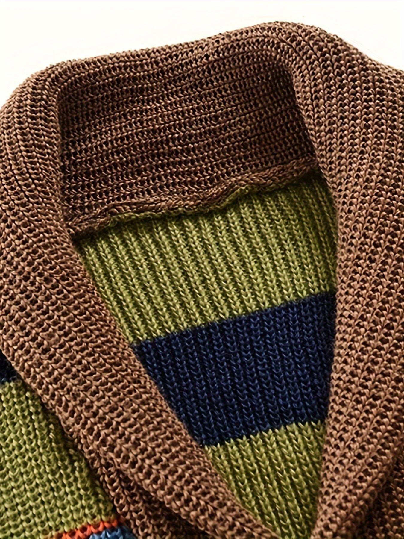 GR | Strickstrickjacke mit bunten Streifen