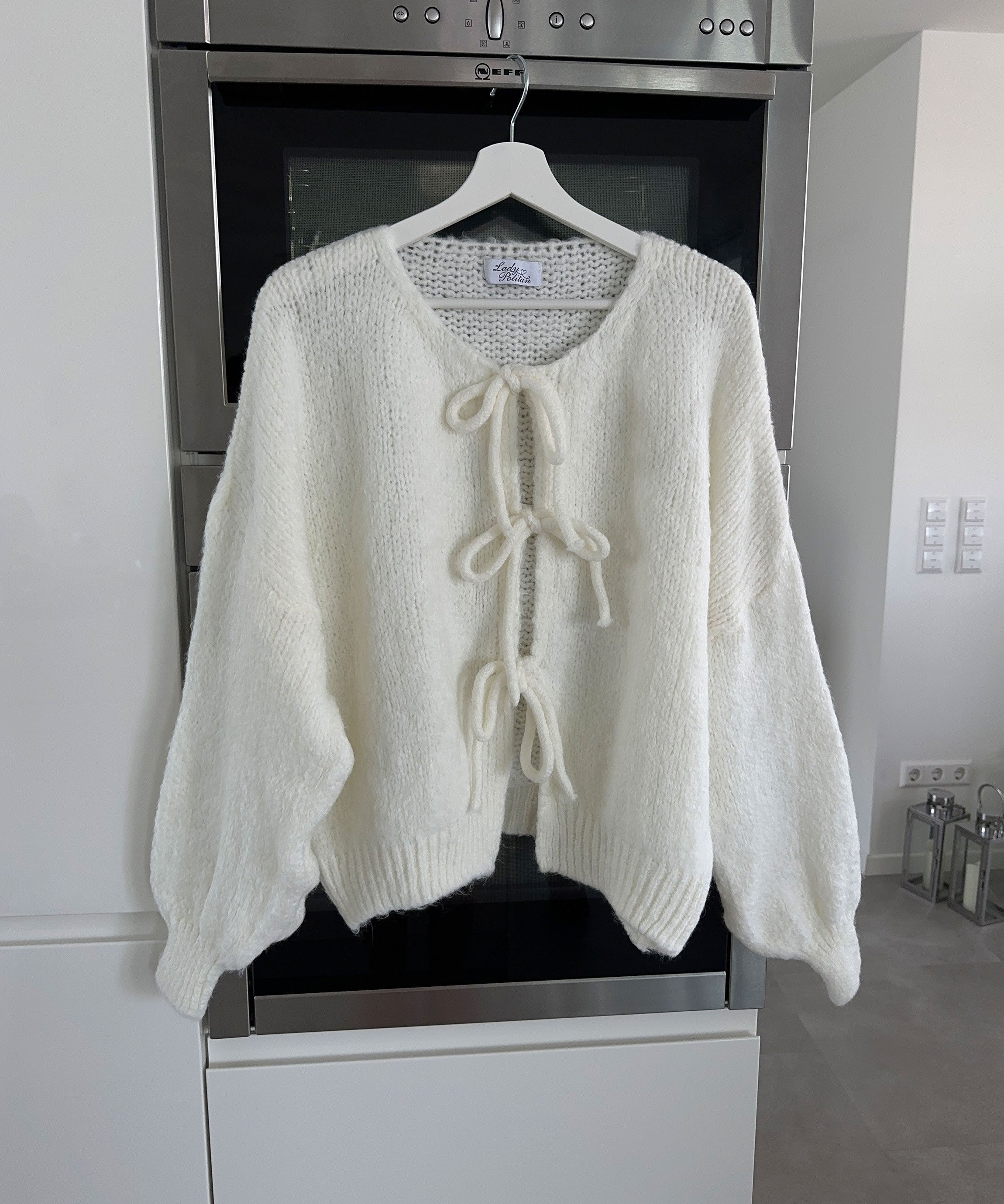 GR Fia White
