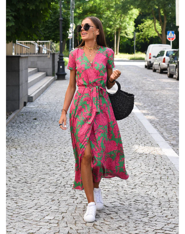 Polka dot maxi dress – Airy dress with V-neck, tie belt & slit 