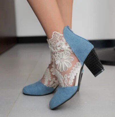 GR - Sandals with lace flowers