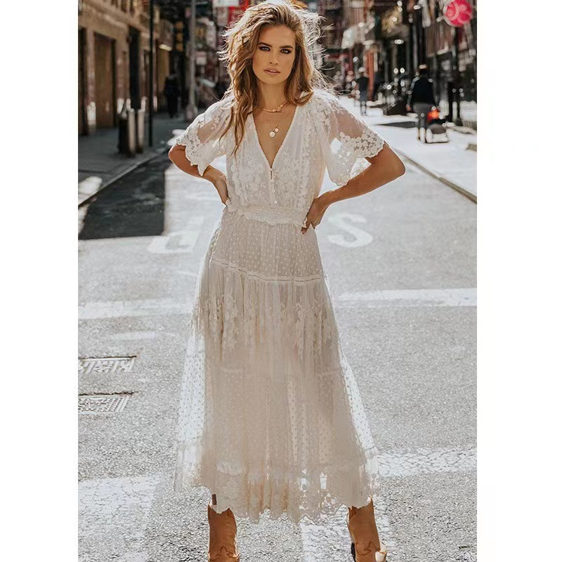 GR | White lace maxi dress with short sleeves and lace neckline