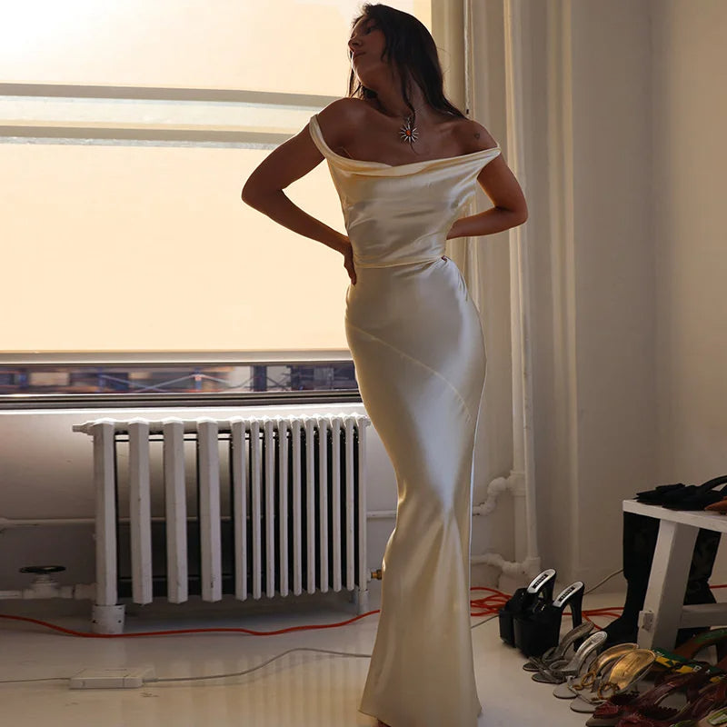 GR | Elegant mermaid-style dress with a waterfall neckline