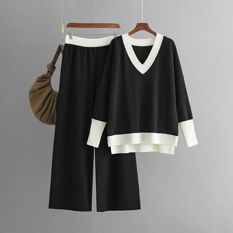 GR | Stylish set consisting of a long-sleeved knit top and V-neck trousers