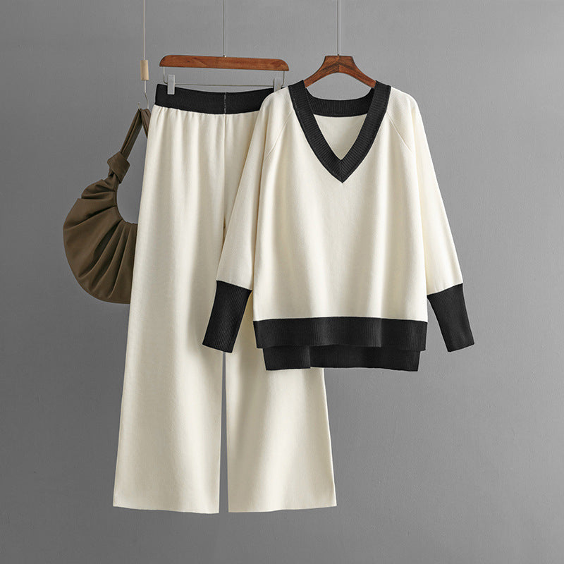 GR | Stylish set consisting of a long-sleeved knit top and V-neck trousers