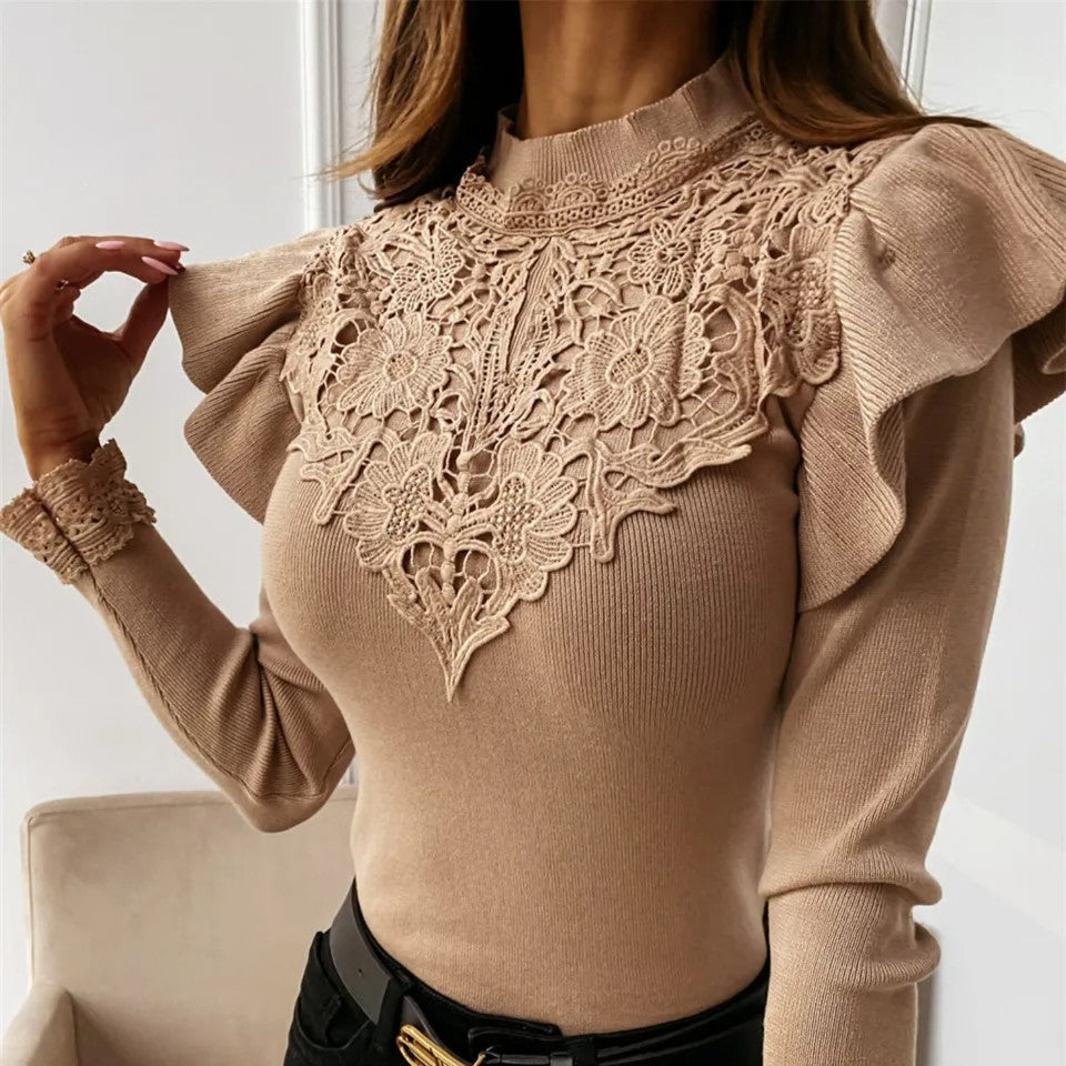 GR | Turtleneck sweater with ruffles and lace details
