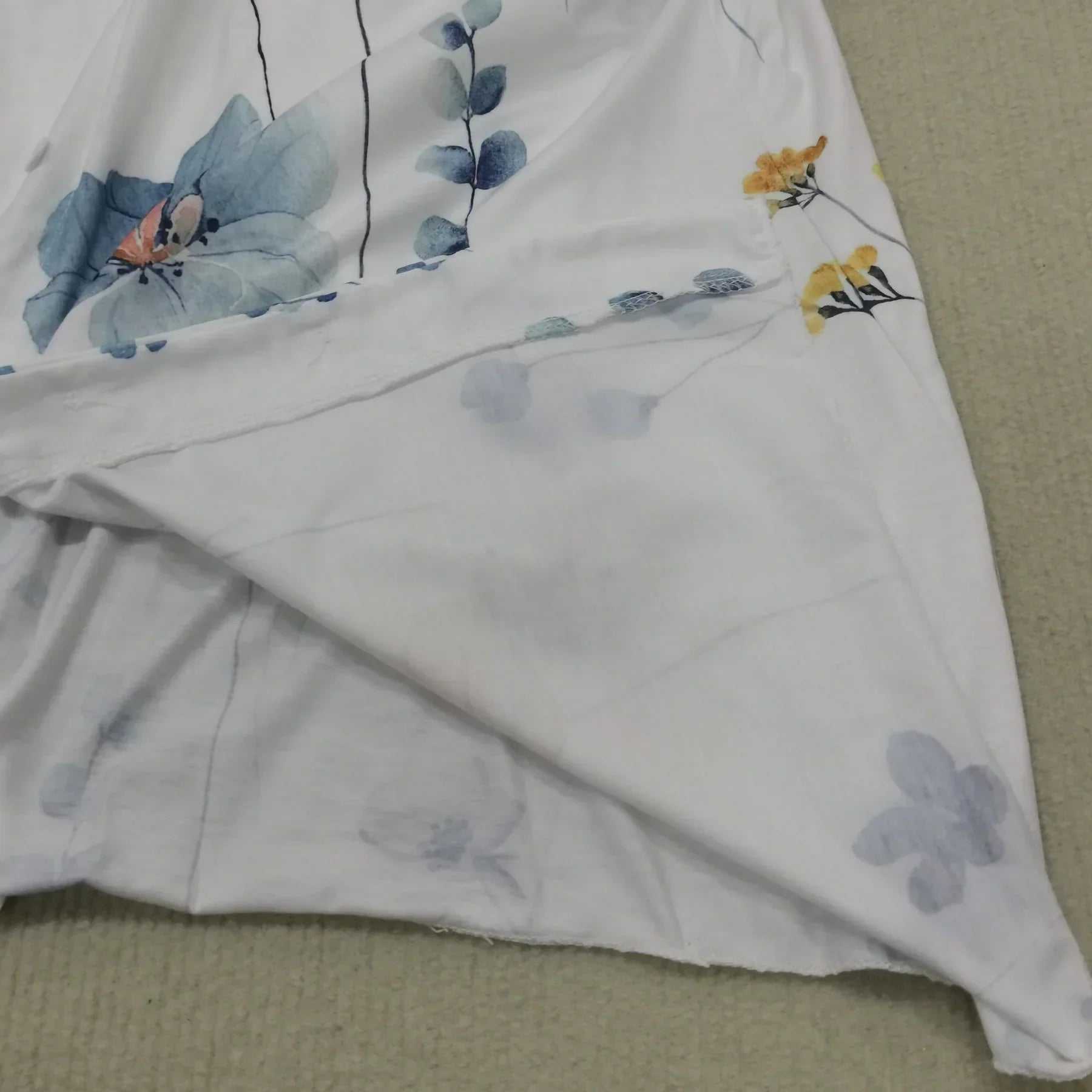 GR | Elegant top with floral pattern