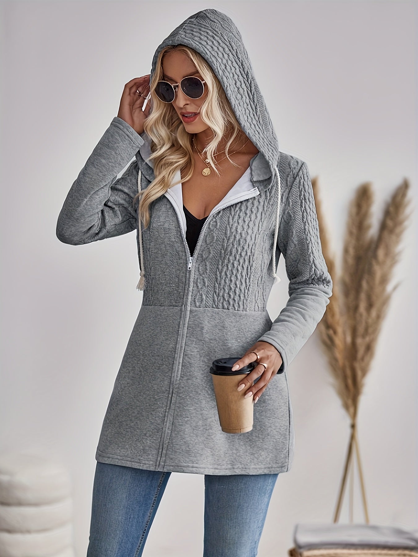 GR | Textured jacket with zipper and hood