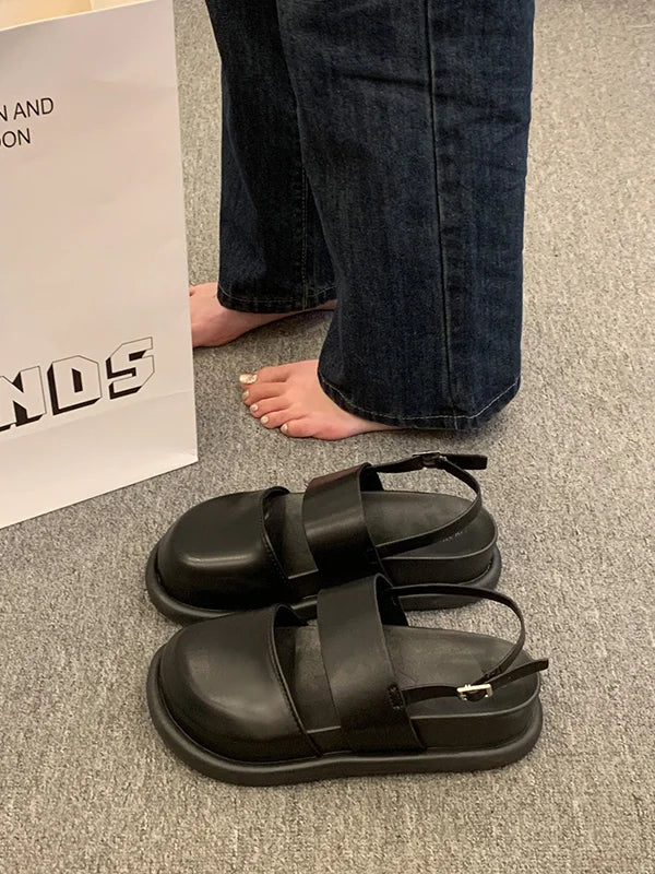 Sandals with a split toe