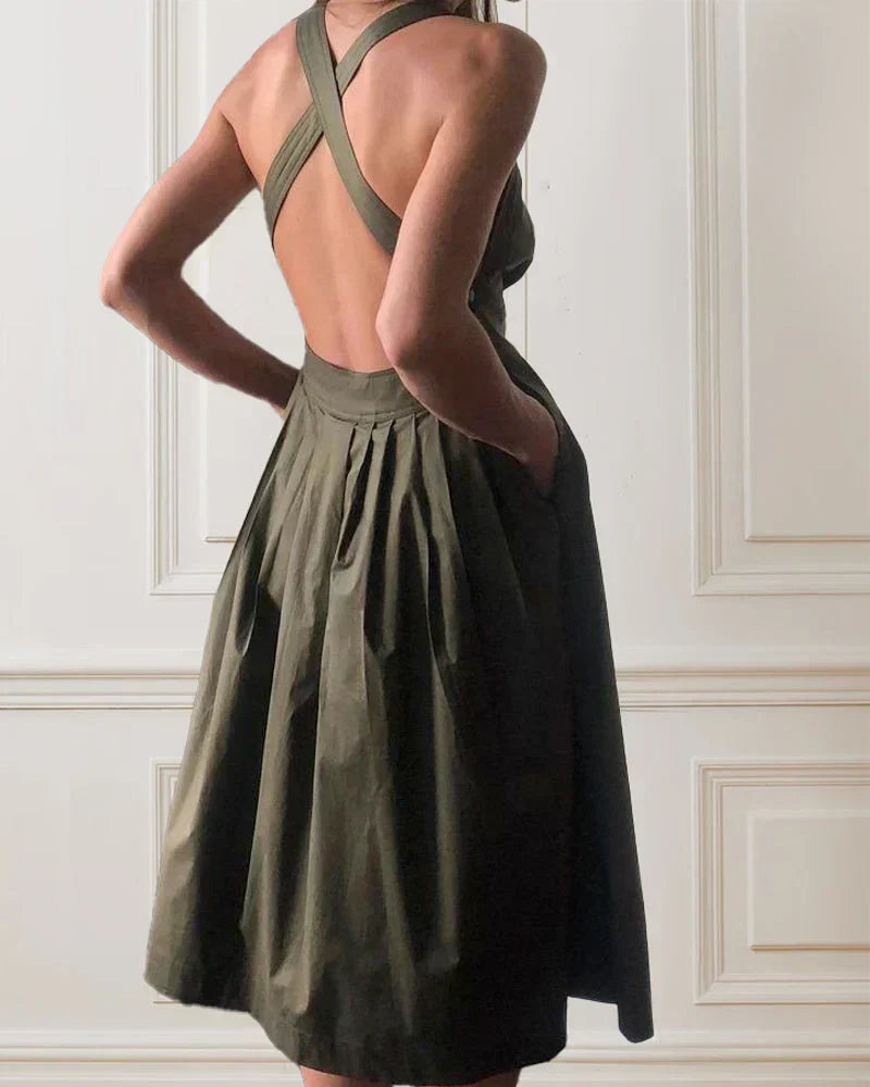 GR | Backless, pleated dress with large pockets