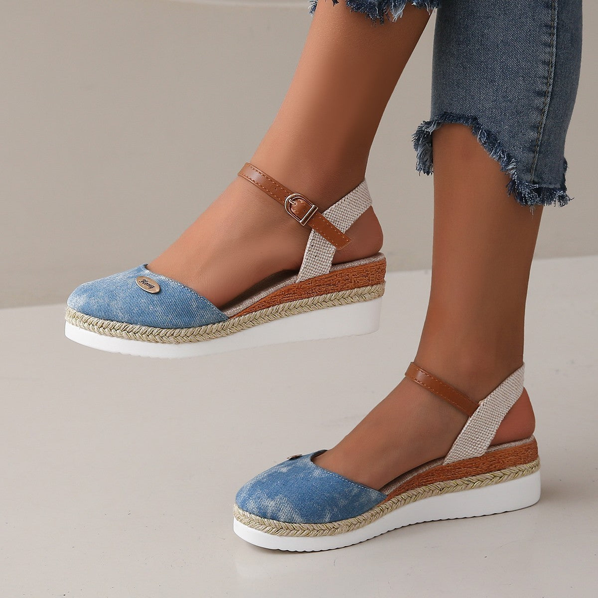GR | Lightweight platform wedge sandals made of hemp rope
