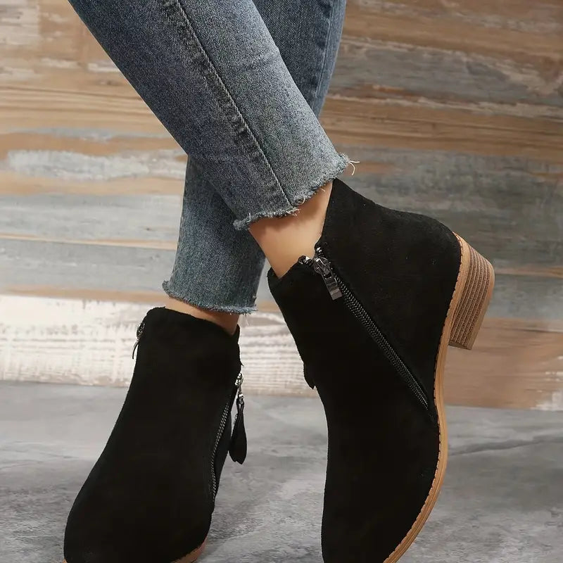 GR | Stylish vegan leather ankle boots
