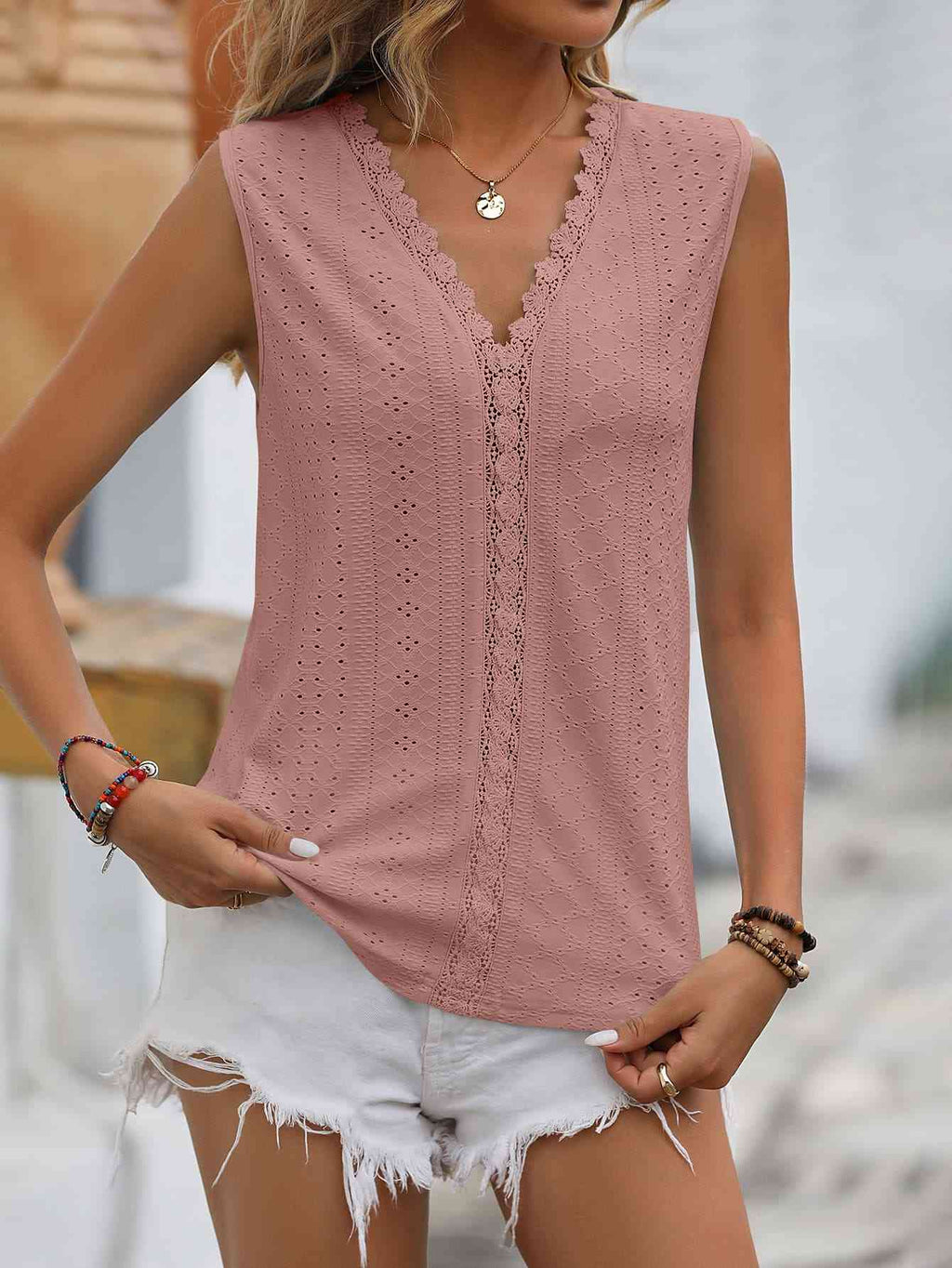 GR | Split Lace V-Neck Sleeveless Shirt