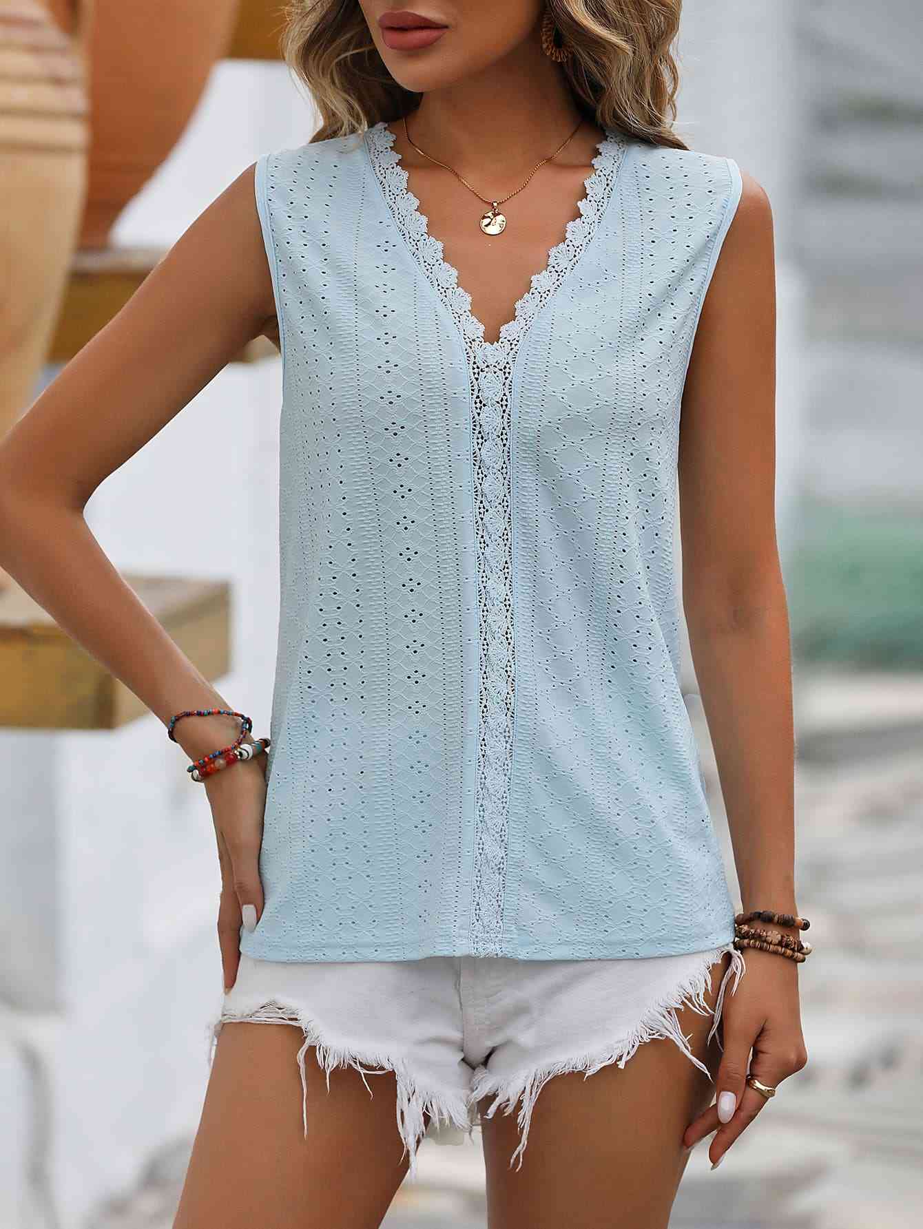 GR | Split Lace V-Neck Sleeveless Shirt